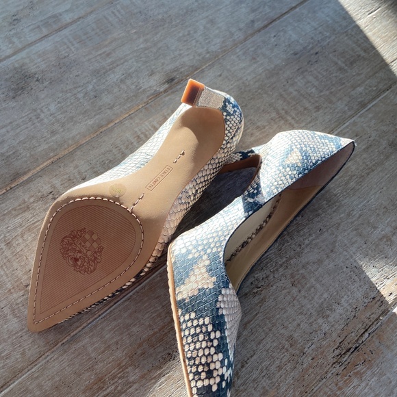 Vince Camuto Heels - Picture 3 of 5